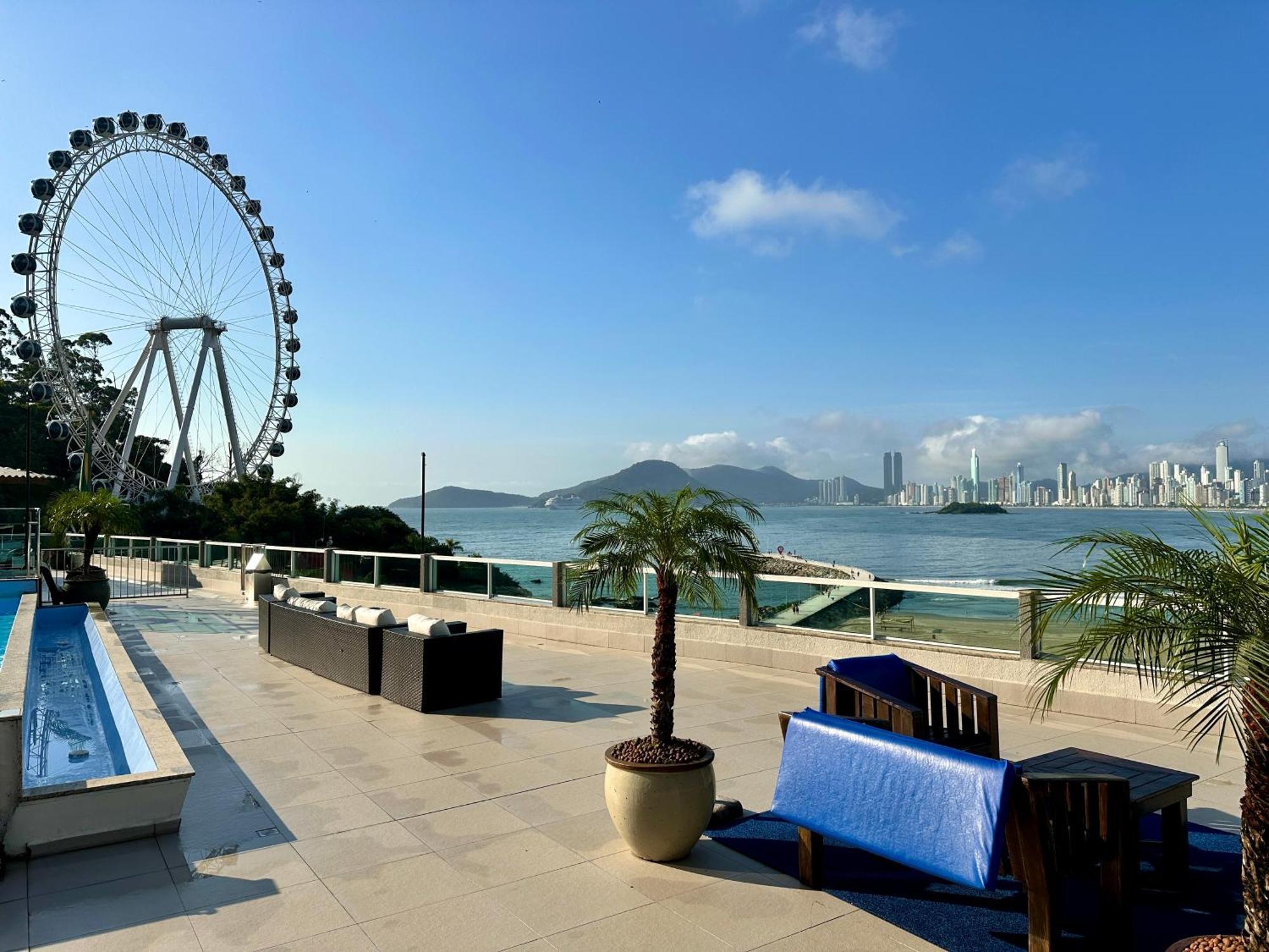 Roda Gigante, Garagem E Piscina Balneário Camboriú Екстериор снимка