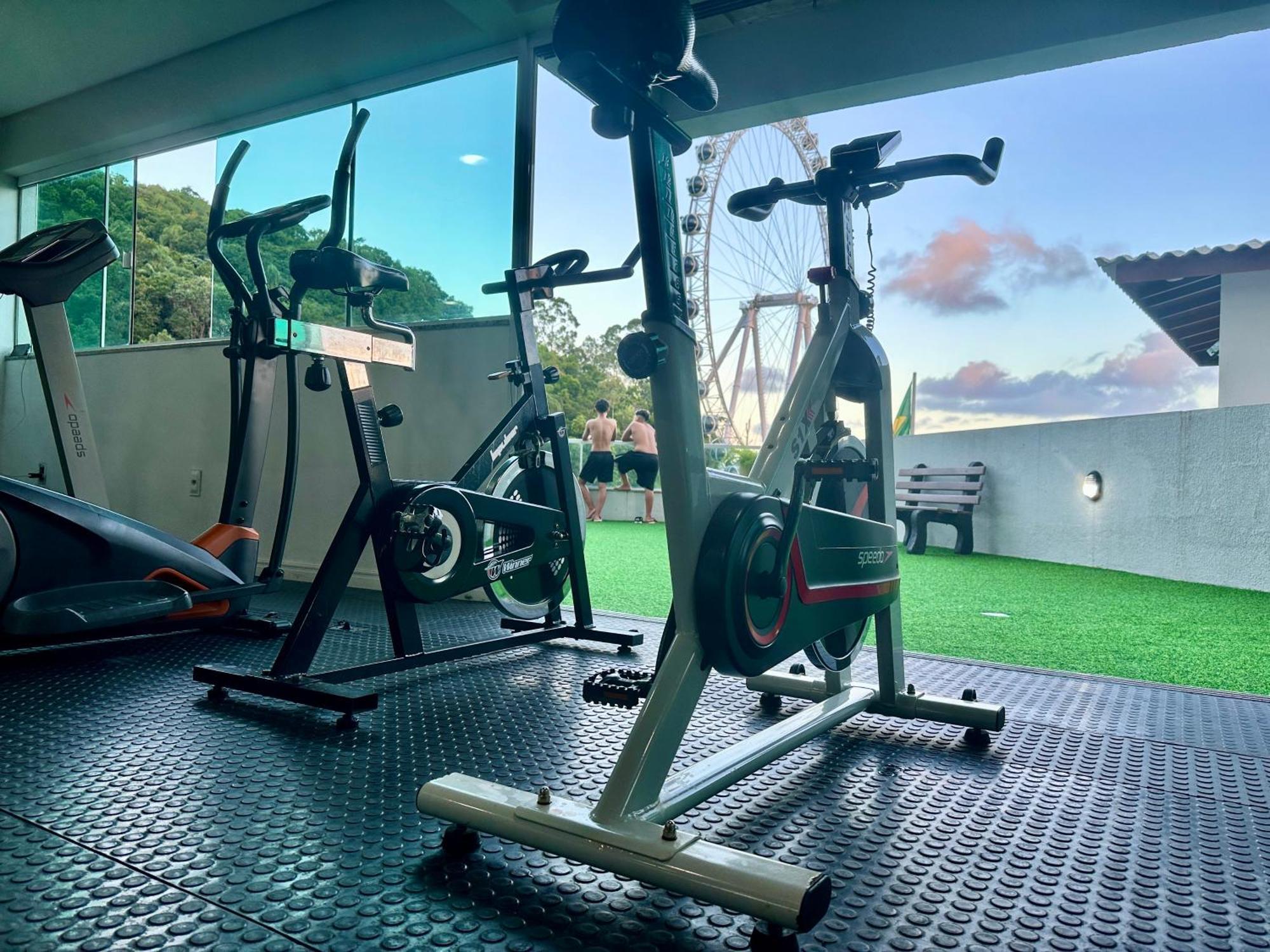 Roda Gigante, Garagem E Piscina Balneário Camboriú Екстериор снимка