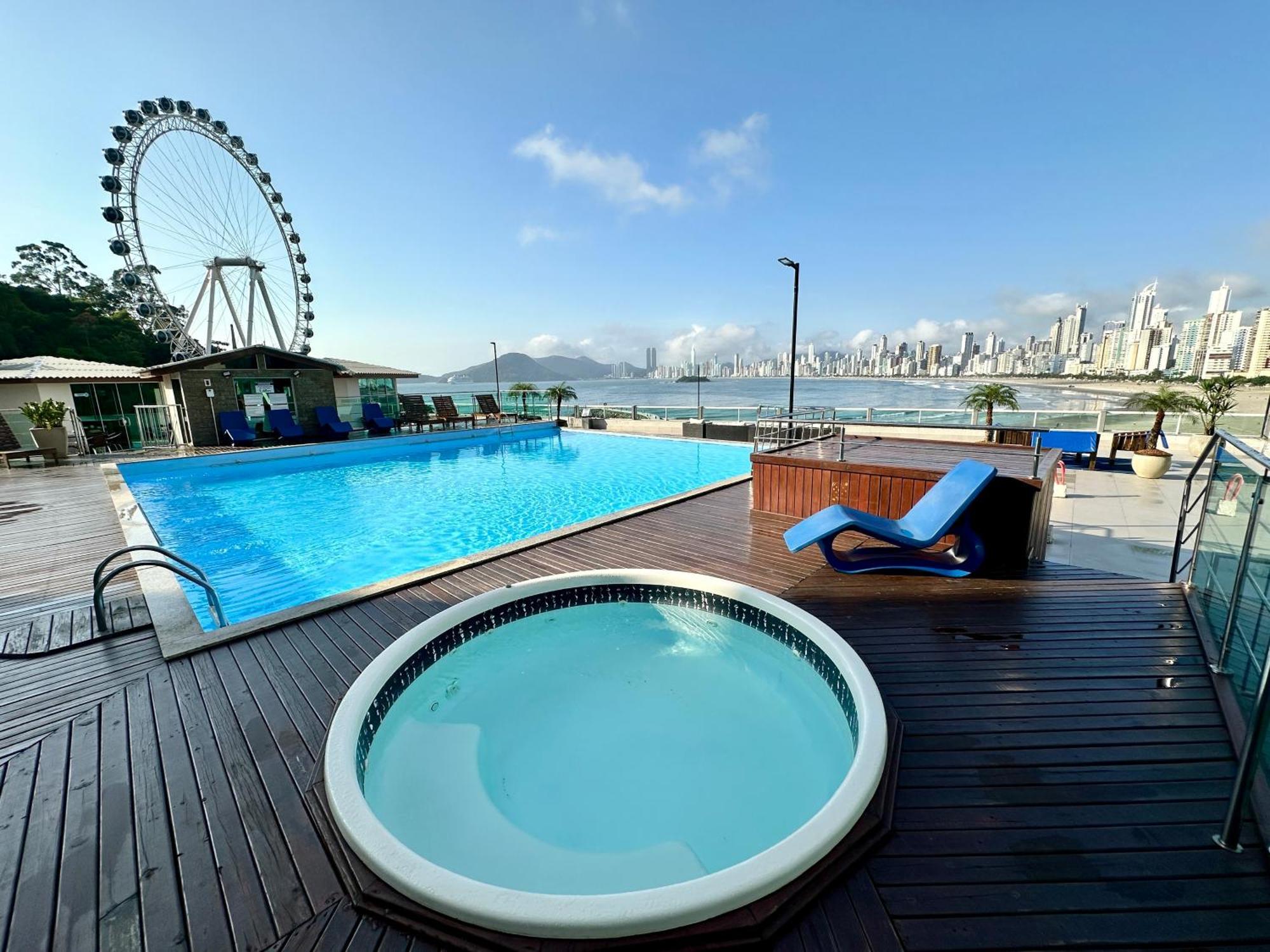 Roda Gigante, Garagem E Piscina Balneário Camboriú Екстериор снимка