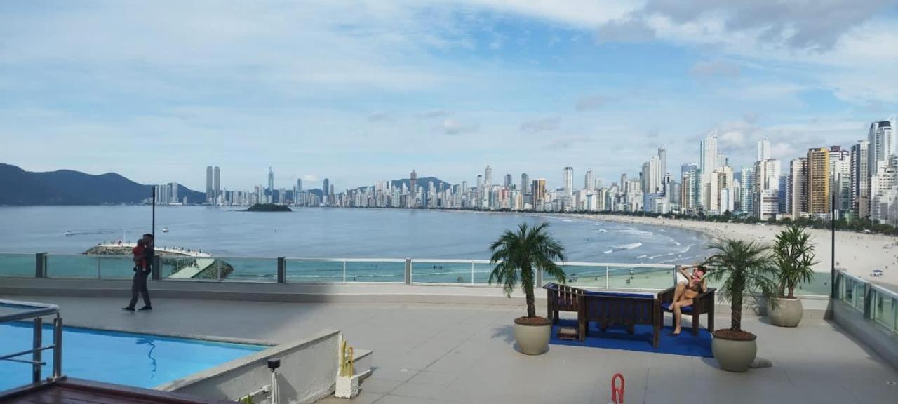 Roda Gigante, Garagem E Piscina Balneário Camboriú Екстериор снимка